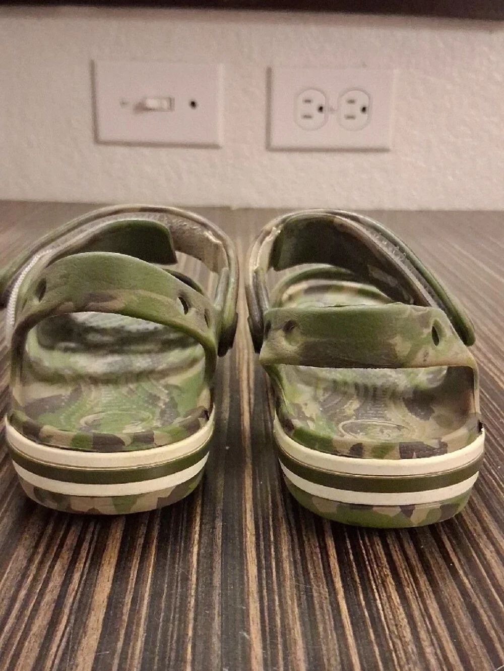 CROCS Kids Green Camo Strap Sandals